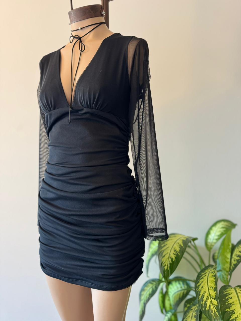 Vestido forrado V pinzas y Fruncido Mangas Tul liso