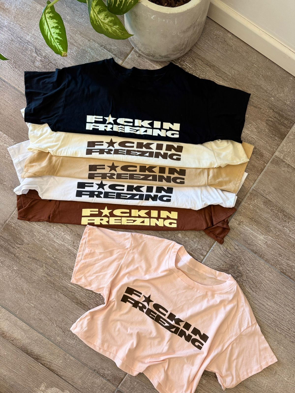 Remera Crop “FXCKIN FREEZING” Jersey