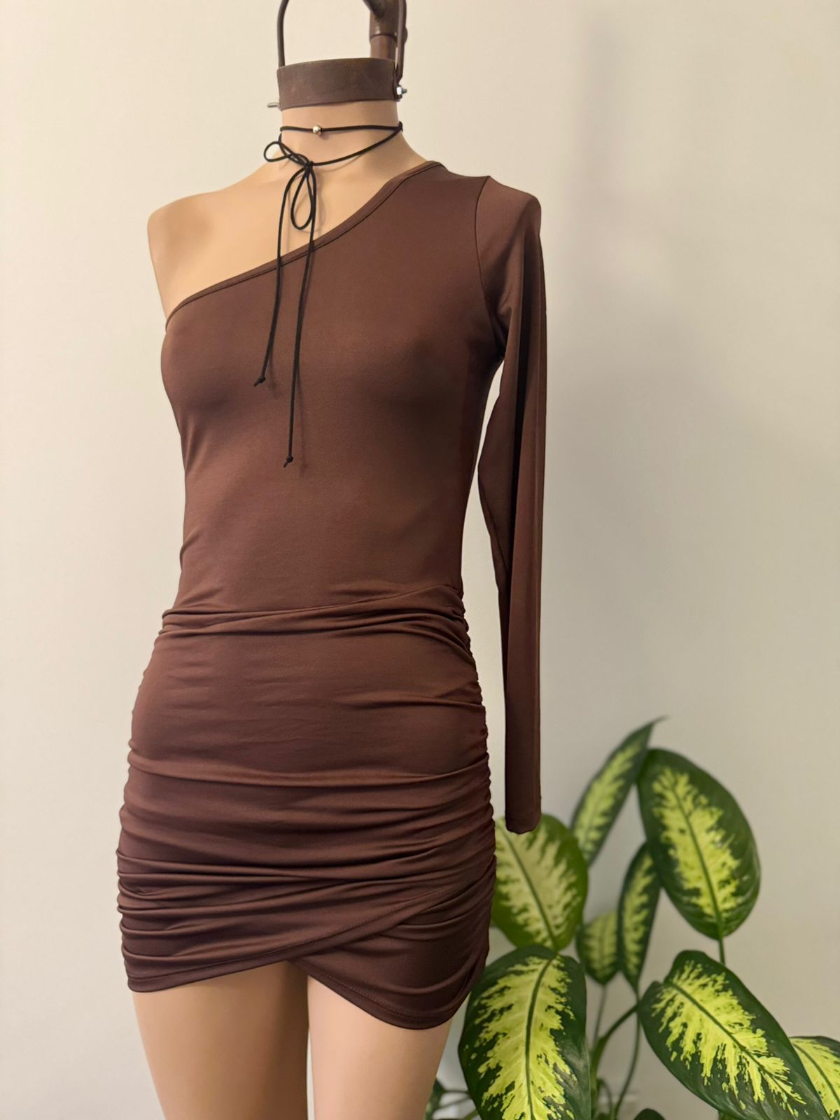 Vestido Cruzado fruncido un hombro Microfibra