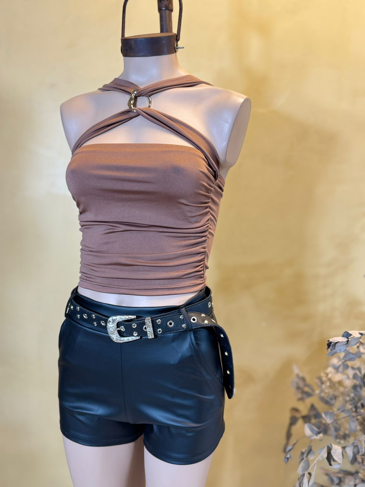 Top detalle Cruz con Charm Microfibra