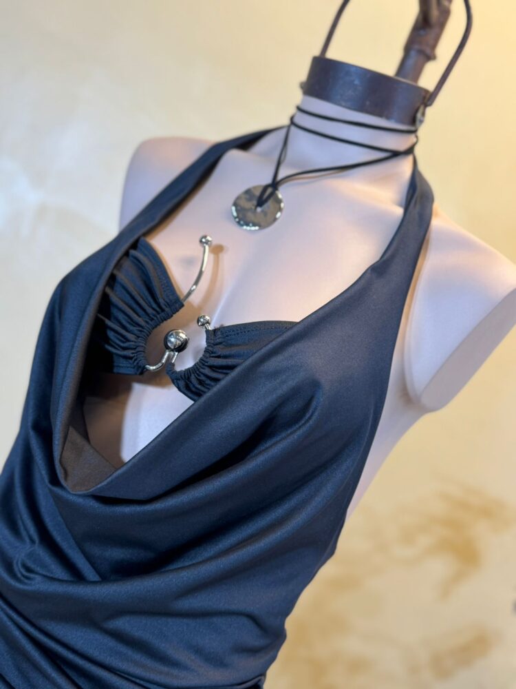 Vestido Corpiño buche Accesorio “W Irregular” full fruncido Microfibra - Imagen 3
