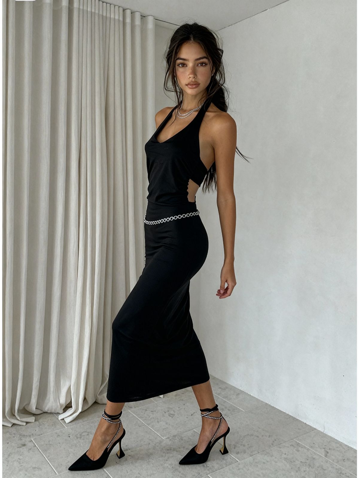 Maxivestido V espalda atada y tajo Microfibra