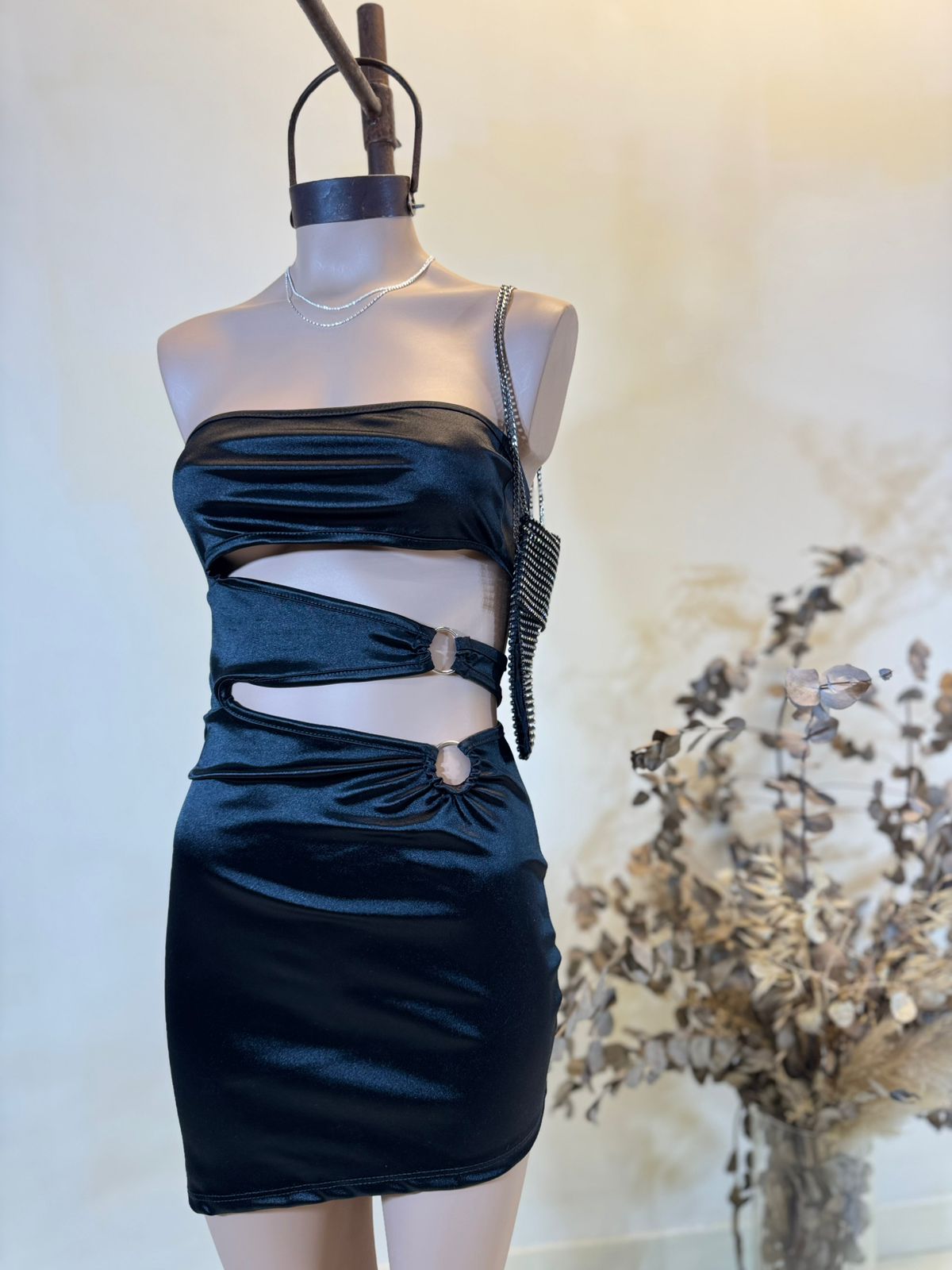 Vestido Recortes DOS AROS Saten