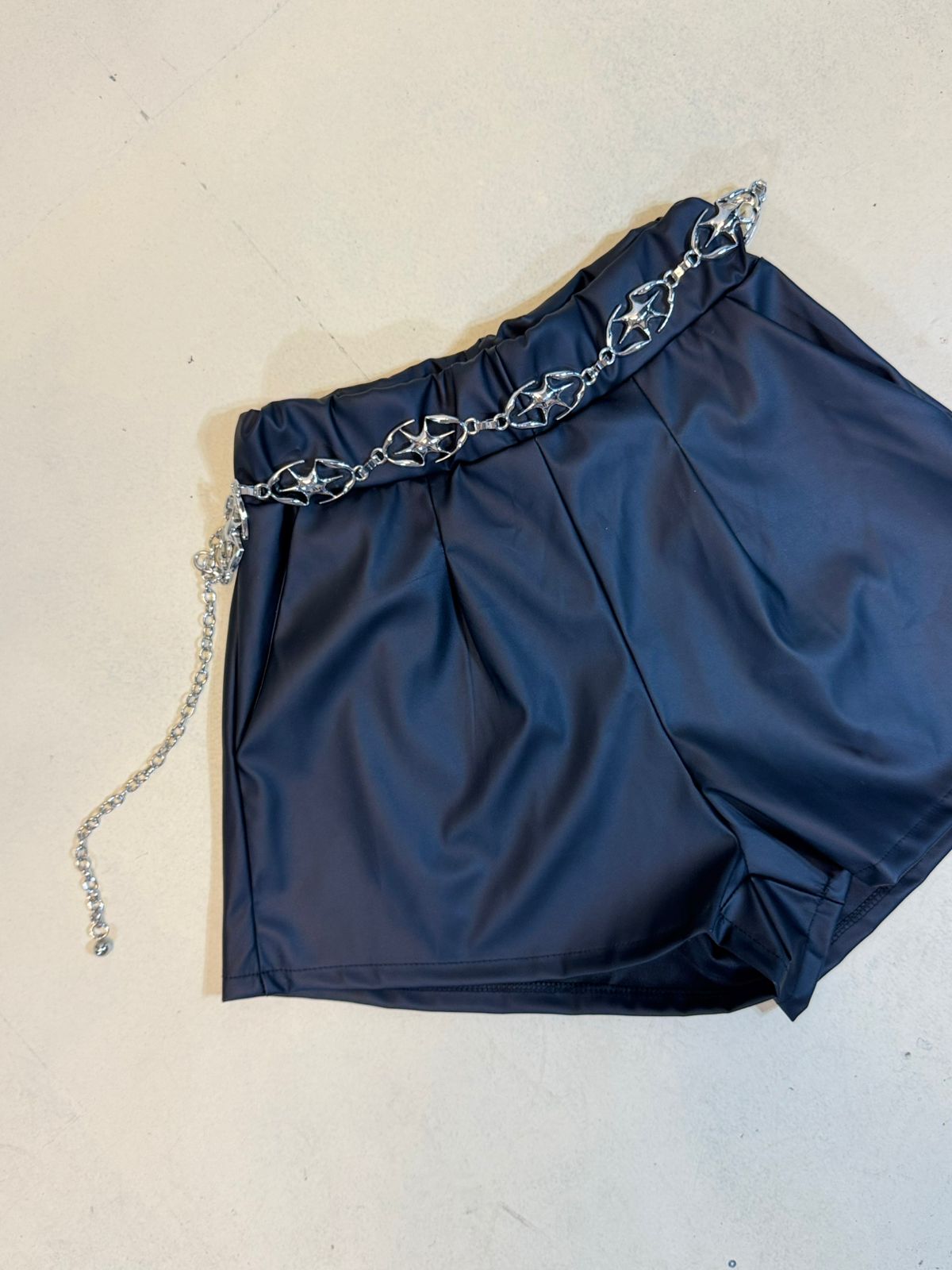 Short clasico Pinzado Cuerina