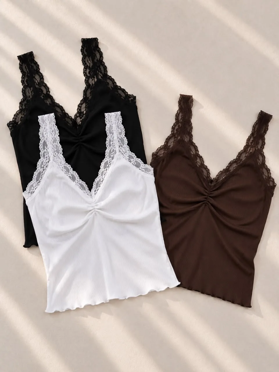 Musculosa escote fruncido Bretel puntilla Morley